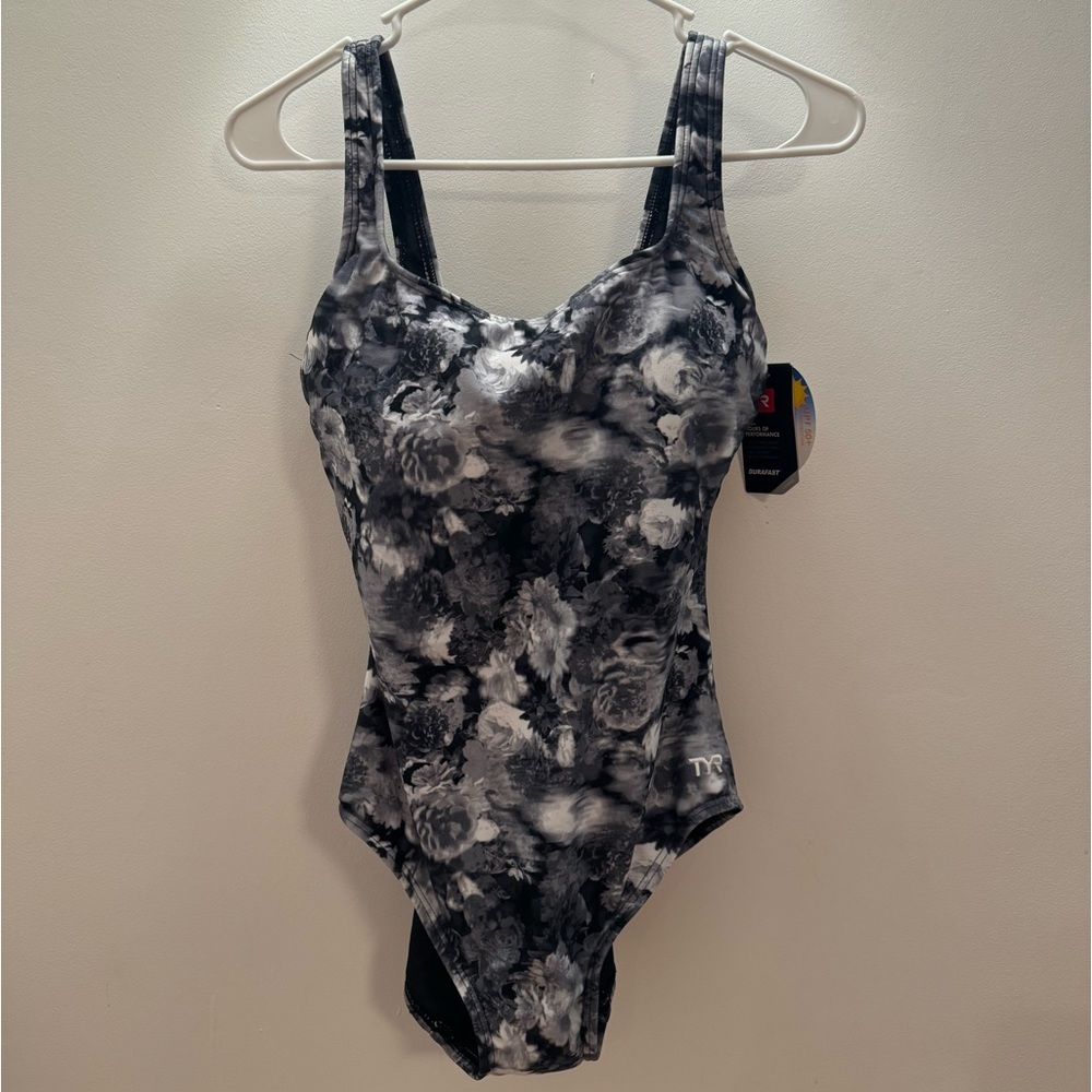 Brand new TYR durafast elite swimsuit Chlorine proof